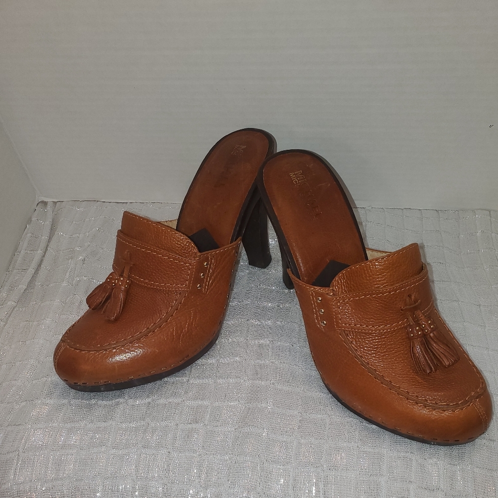 Michael Kors 9.5 Caramel mules